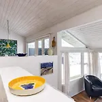 8 Person In Saltum-by Traum * Saltum