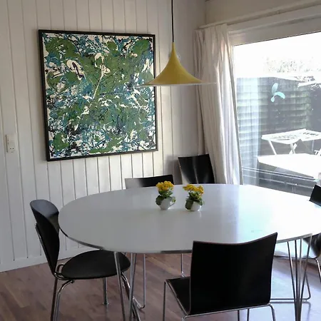 8 Person In Saltum-by Traum * Saltum